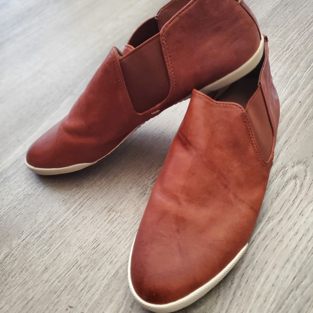 Frye Melanie Chelsea Slip On - Cognac size 10m